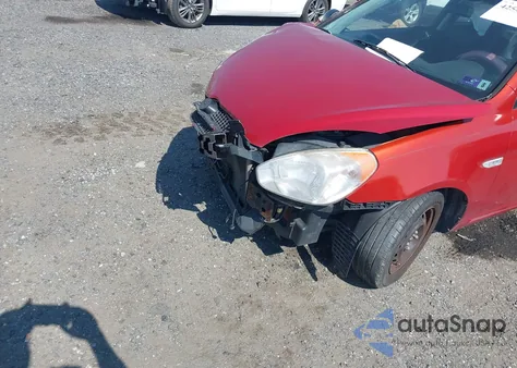 2008 Hyundai Accent Gs z USA, uszkodzony, nr VIN KMHCM36C38U070046